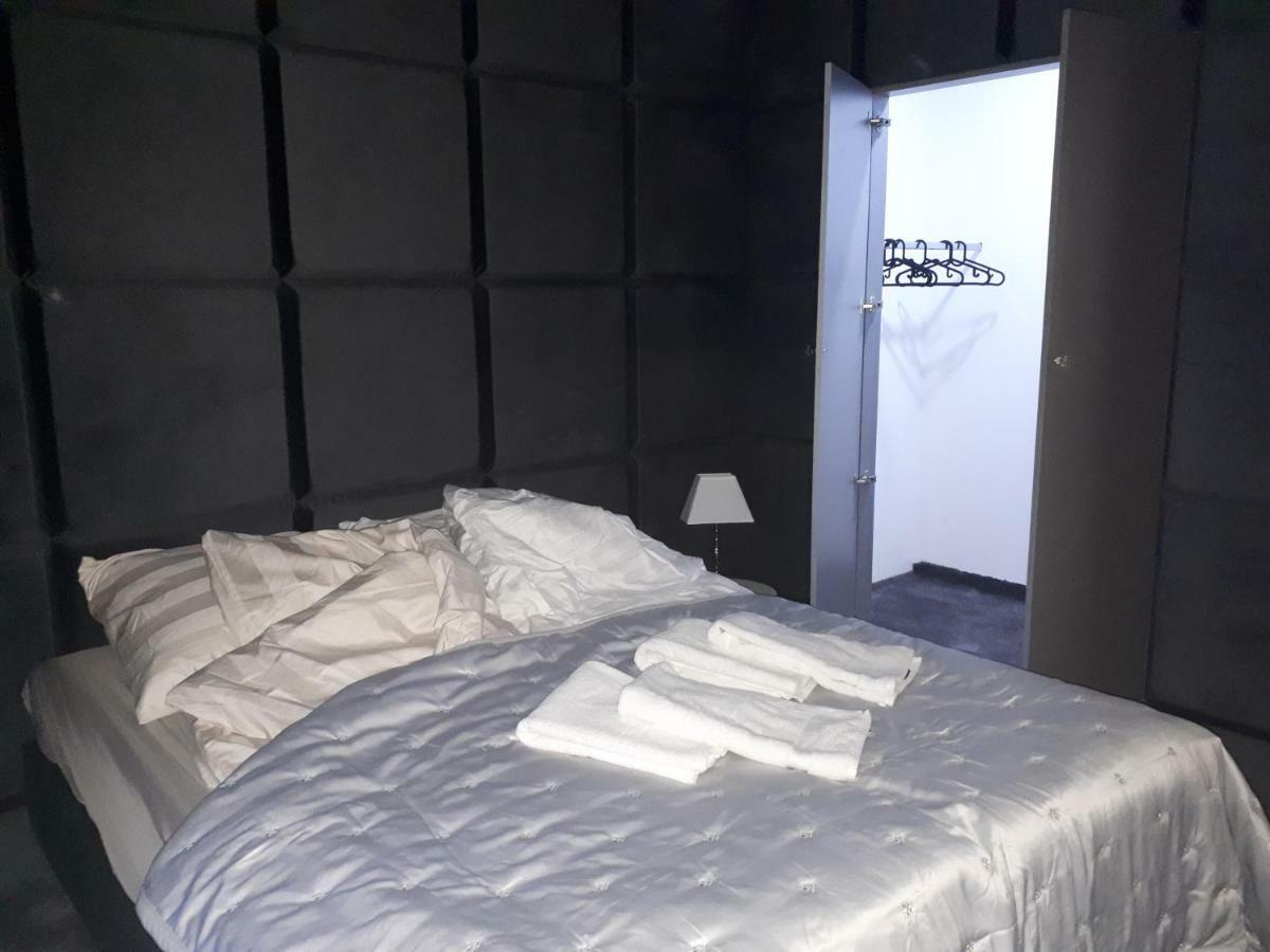 Centrum- Kochanowskiego -dawniej Two-bedroom Apartment *