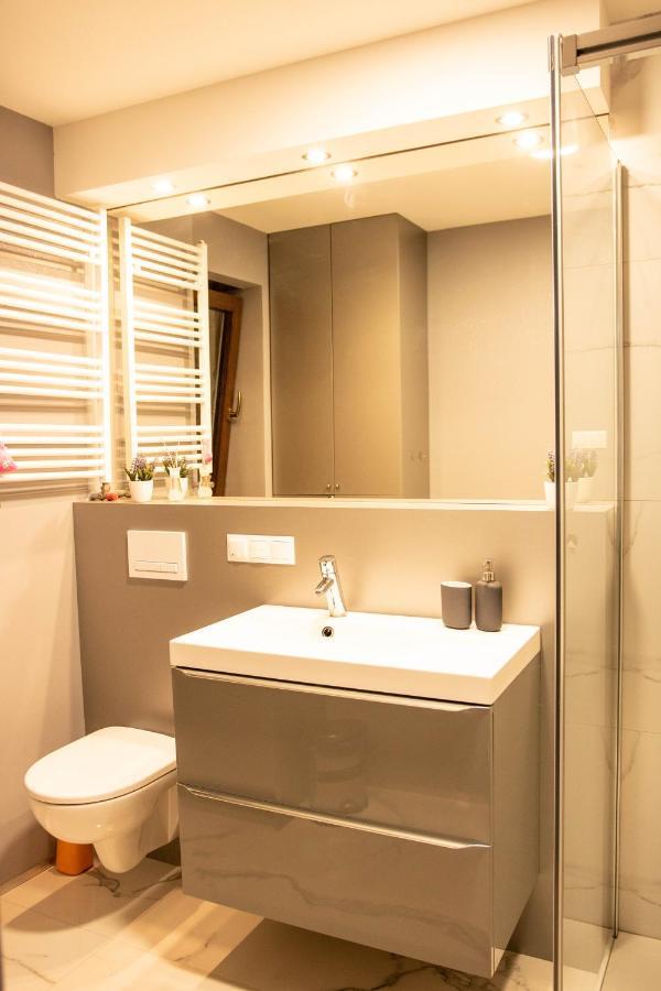 Centrum- Kochanowskiego -dawniej Two-bedroom Apartment *
